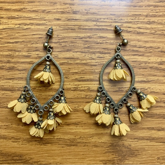 Boho Yellow Floral Oval Frame Dangle Earrings - Picture 3 of 9